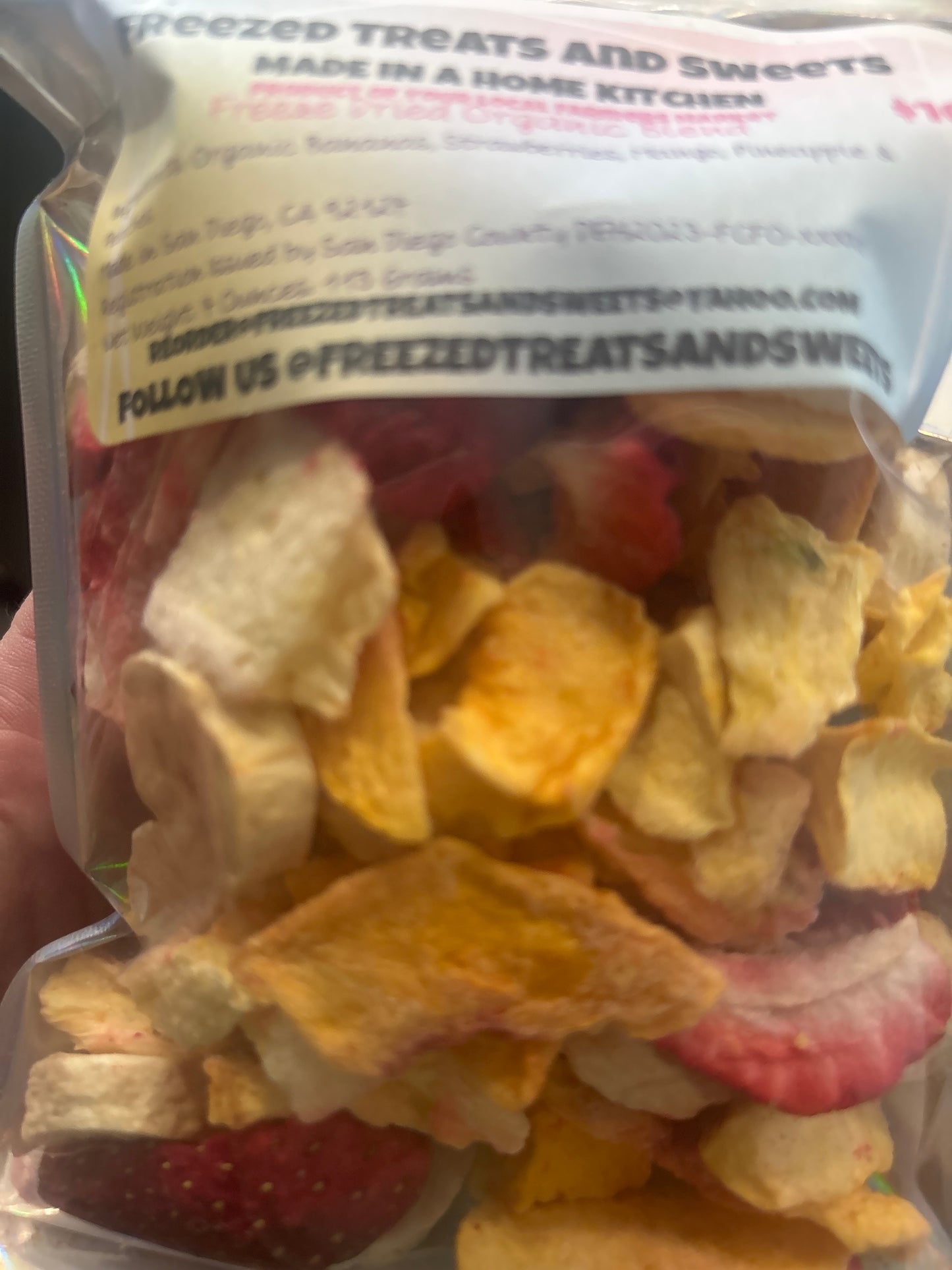 Freeze Dried Fruit Berry Blend Pineapple, Mango, Strawberry Banana- ORGANIC